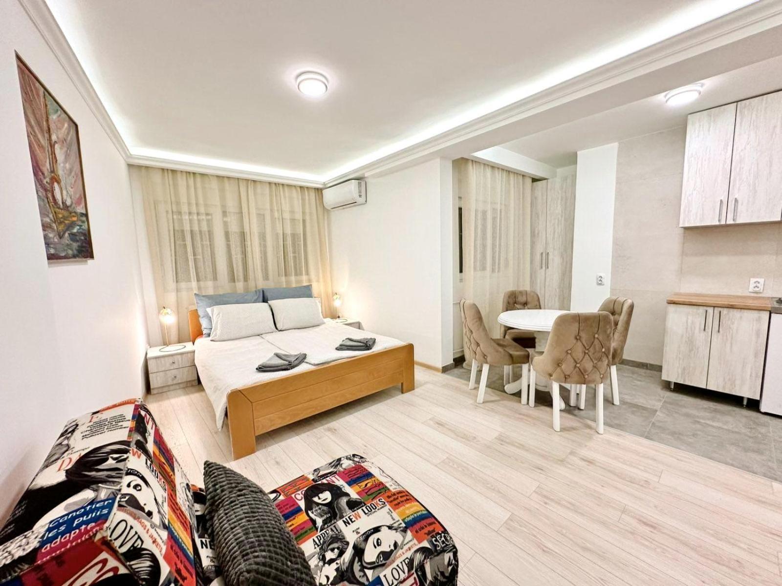 Modern Central Apartments Renovated Belgrado Exterior foto