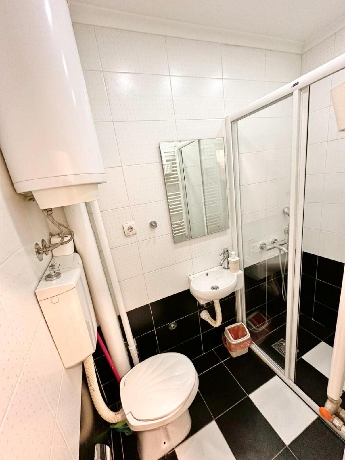 Modern Central Apartments Renovated Belgrado Exterior foto